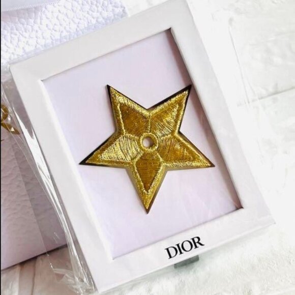 Authentic Dior Gold Star Brooch – Brand New – Collector’s Edition - Picture 1 of 7